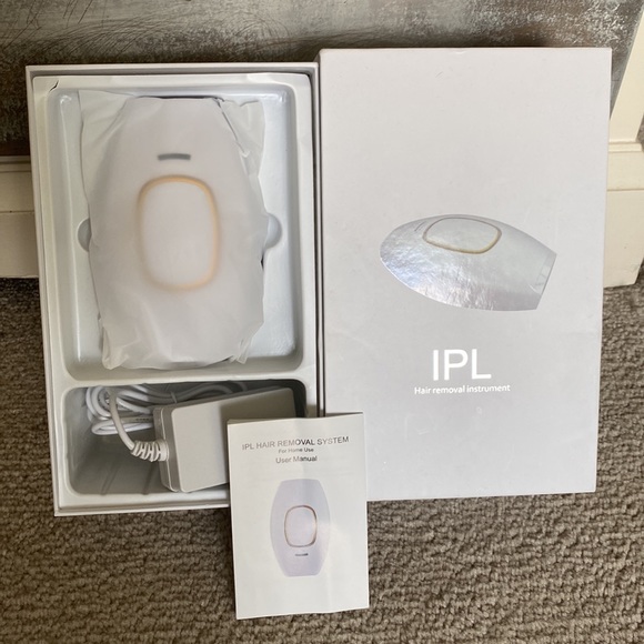Almost New! - IPL Hair Removal Instrument - Picture 2 of 3